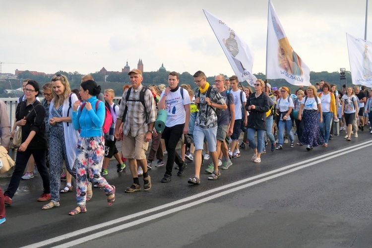 Wyjście pielgrzymki w obiektywie Jana Waćkowskiego