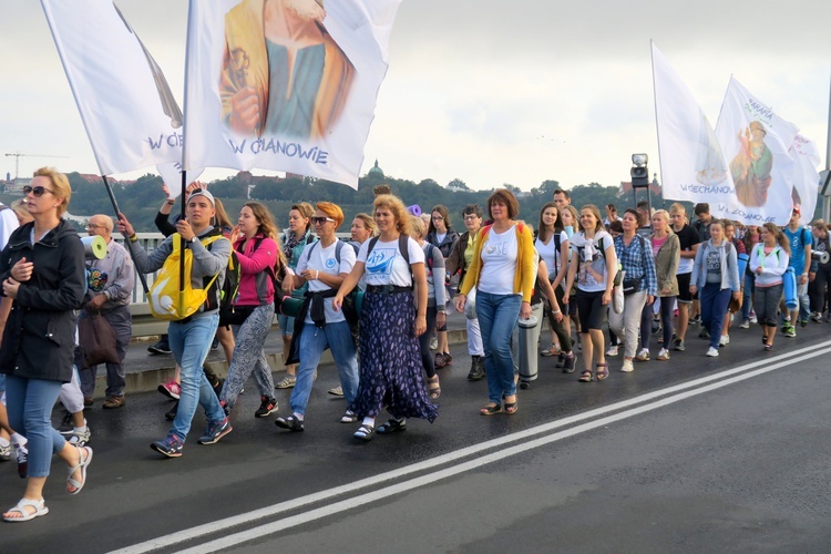 Wyjście pielgrzymki w obiektywie Jana Waćkowskiego