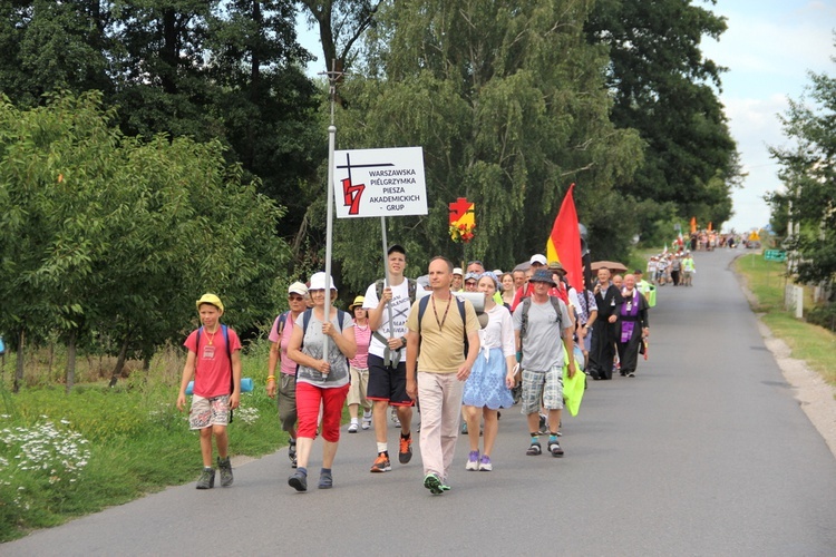 "Siedemnastki" w Lewiczynie. Pielgrzymkowy ślub