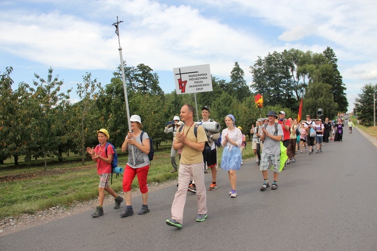 "Siedemnastki" w Lewiczynie. Pielgrzymkowy ślub