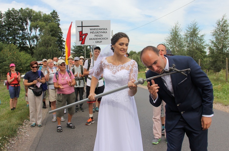 "Siedemnastki" w Lewiczynie. Pielgrzymkowy ślub