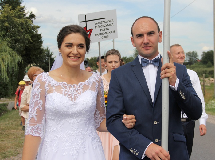 "Siedemnastki" w Lewiczynie. Pielgrzymkowy ślub