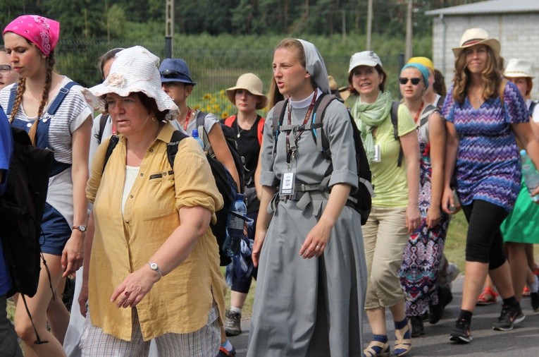 "Siedemnastki" w Lewiczynie. Pielgrzymkowy ślub