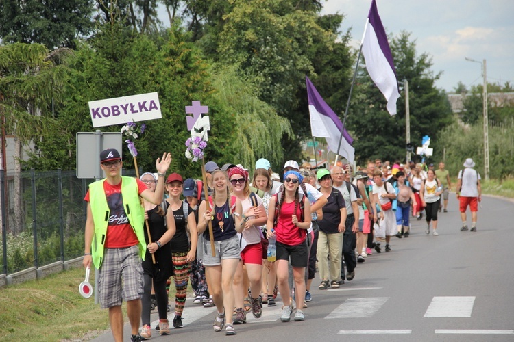 "Siedemnastki" w Lewiczynie. Pielgrzymkowy ślub