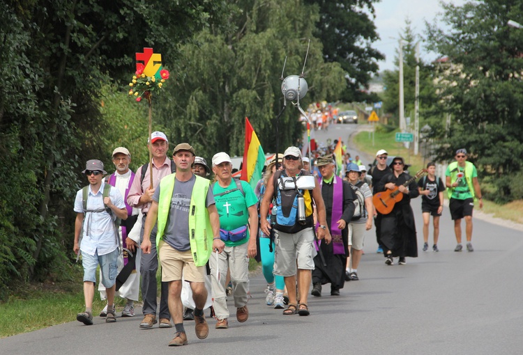 "Siedemnastki" w Lewiczynie. Pielgrzymkowy ślub