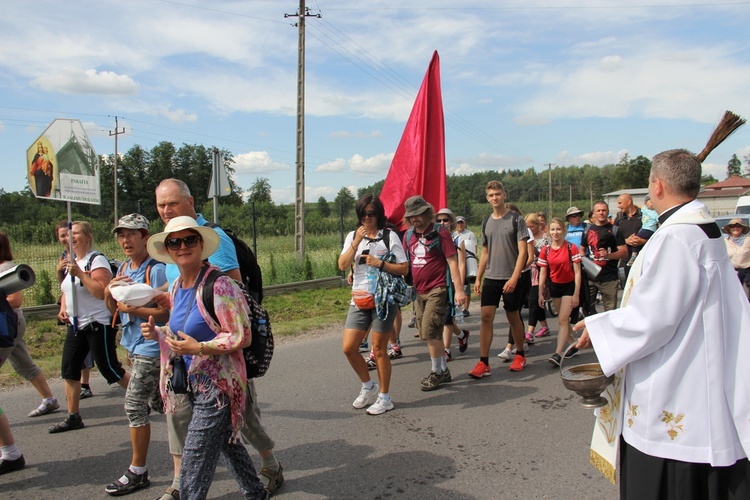 "Siedemnastki" w Lewiczynie. Pielgrzymkowy ślub