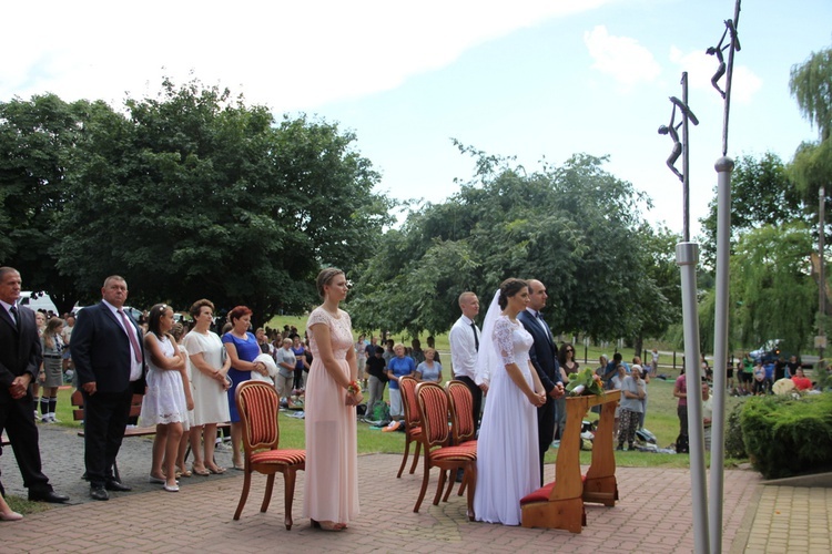 "Siedemnastki" w Lewiczynie. Pielgrzymkowy ślub