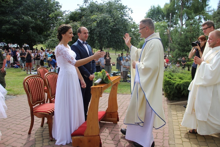 "Siedemnastki" w Lewiczynie. Pielgrzymkowy ślub