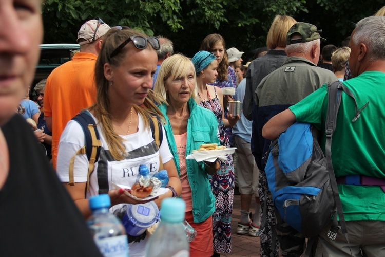 "Siedemnastki" w Lewiczynie. Pielgrzymkowy ślub