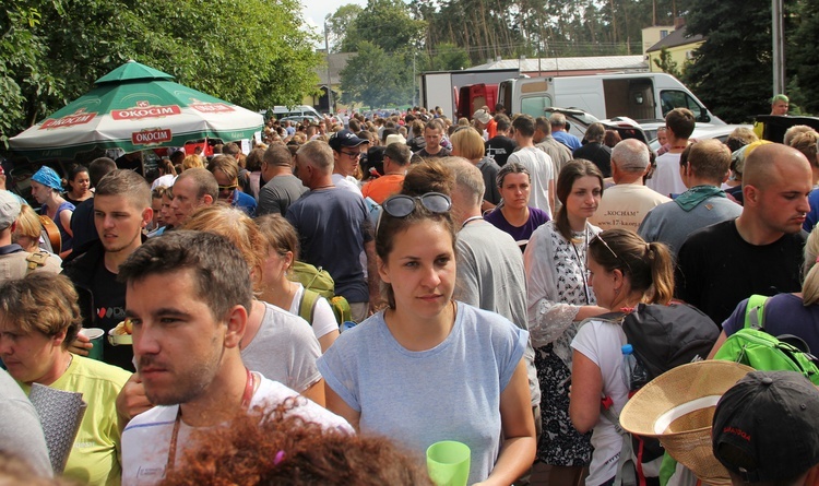 "Siedemnastki" w Lewiczynie. Pielgrzymkowy ślub