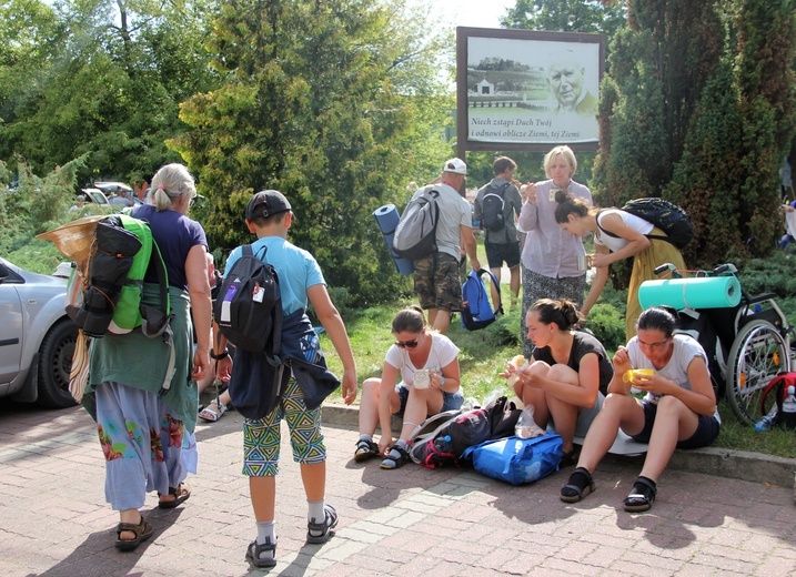 "Siedemnastki" w Lewiczynie. Pielgrzymkowy ślub