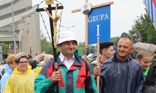 Prawie 700 pątników prowadzi grupa pod patronatem św. Maksymiliana