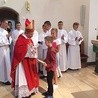 Na zakończenie Eucharystii oazowicze dziękowali bp. Henrykowi za obecność i modlitwę.