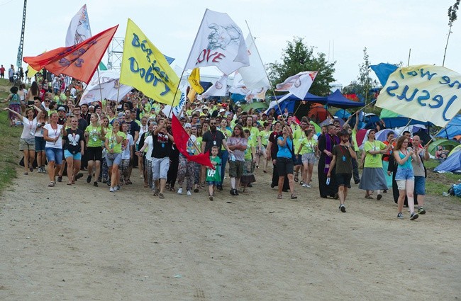 – Ci od Jezusa są jacyś inni, pozytywnie zakręceni, dobrzy – dało się słyszeć wśród uczestników festiwalu Przystanek Woodstock.