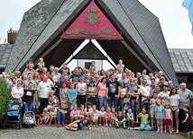 Wśród uczestników rekolekcji były małżeństwa z dziećmi z całej Polski – mniej więcej połowa z diecezji koszalińsko-kołobrzeskiej.