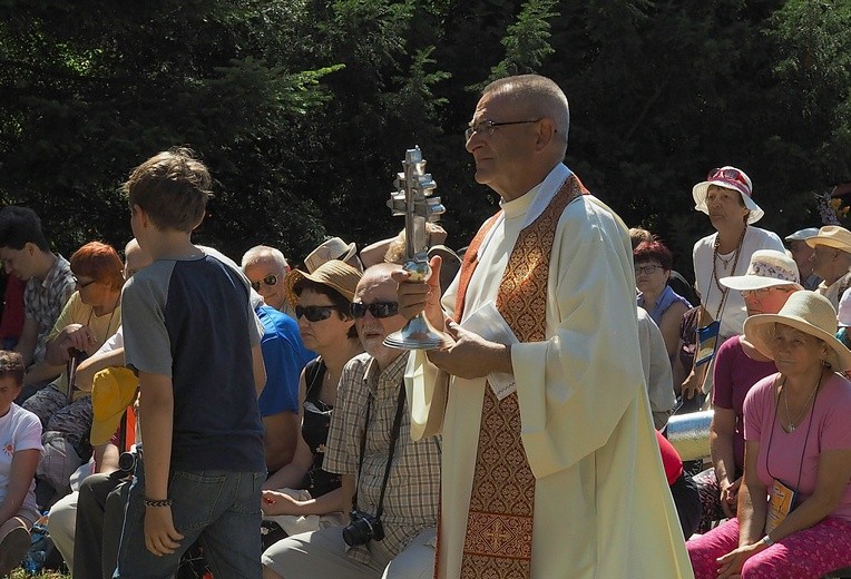 Pielgrzymi na św. Krzyżu