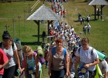 W trasę szóstego dnia pielgrzymki pątnicy wyruszyli bardzo wcześnie