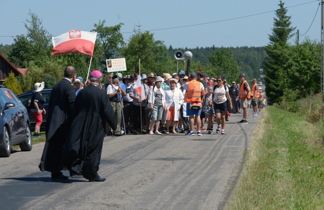 Kolumna radomska trzeci dzień w drodze