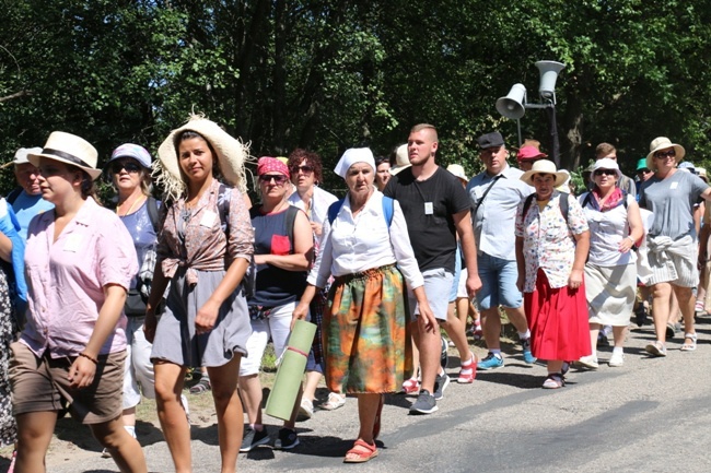 Kolumna radomska trzeci dzień w drodze