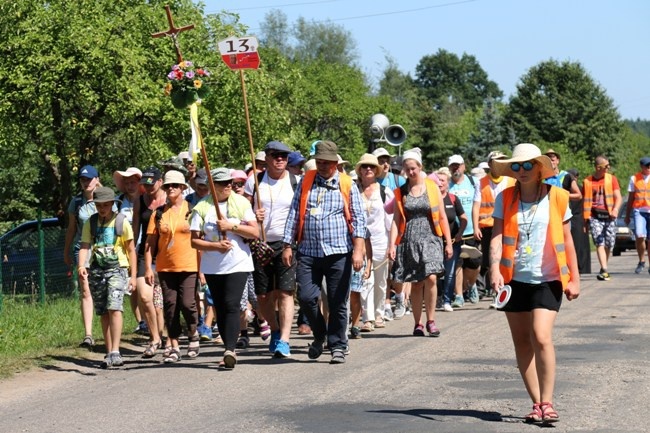 Kolumna radomska trzeci dzień w drodze