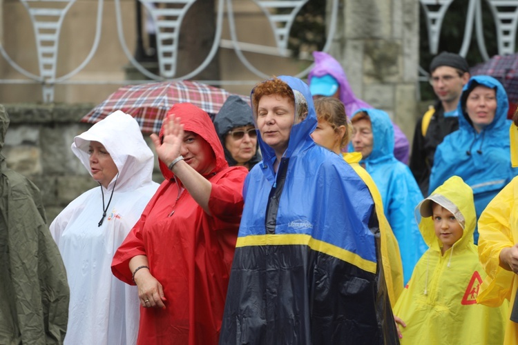 26. pielgrzymka z Hałcnowa na Jasną Górę - w Wilamowicach - 2017