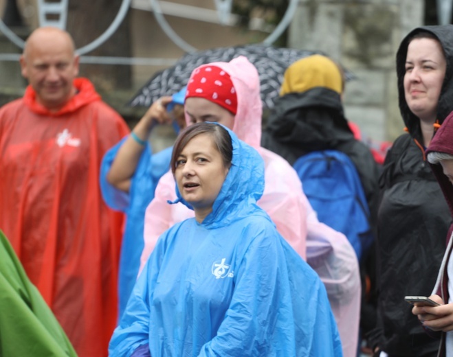 26. pielgrzymka z Hałcnowa na Jasną Górę - w Wilamowicach - 2017