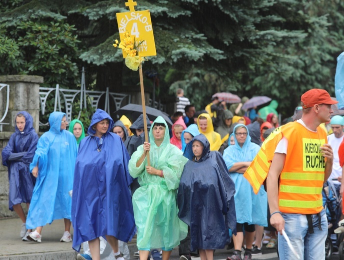 26. pielgrzymka z Hałcnowa na Jasną Górę - w Wilamowicach - 2017