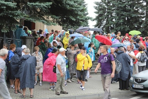 26. pielgrzymka z Hałcnowa na Jasną Górę - w Wilamowicach - 2017