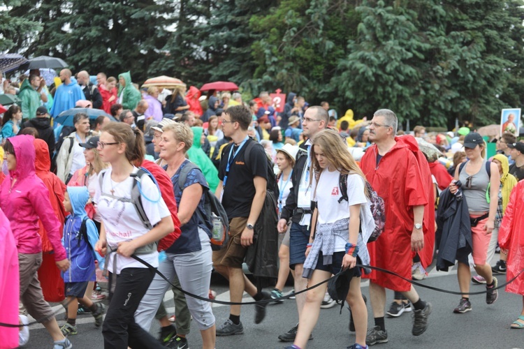 26. pielgrzymka z Hałcnowa na Jasną Górę - w Wilamowicach - 2017