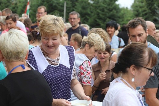 26. pielgrzymka z Hałcnowa na Jasną Górę - w Wilamowicach - 2017