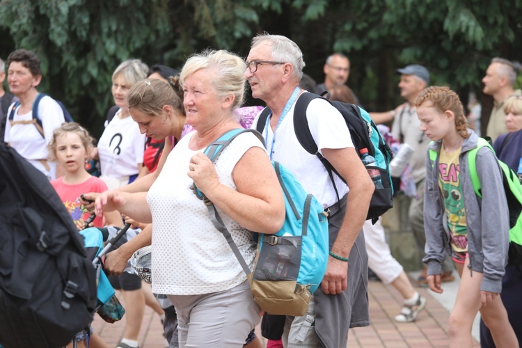 26. pielgrzymka z Hałcnowa na Jasną Górę - w Wilamowicach - 2017