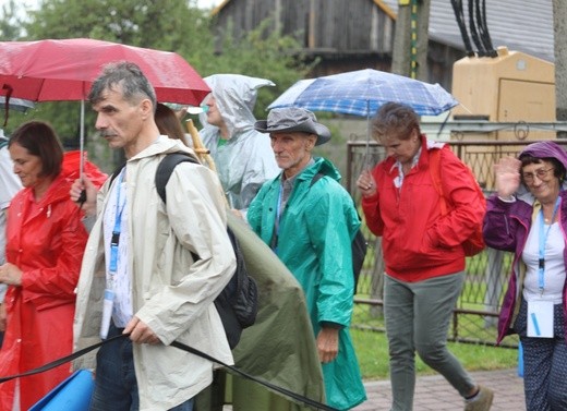 26. pielgrzymka z Hałcnowa na Jasną Górę - w Bielanach - 2017