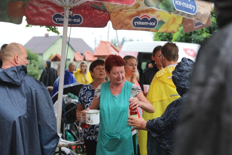 26. pielgrzymka z Hałcnowa na Jasną Górę - w Bielanach - 2017