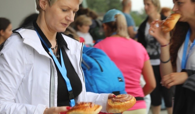 - Takich drożdżówek jak w Rajsku, to nie ma - przyznawali pielgrzymi...