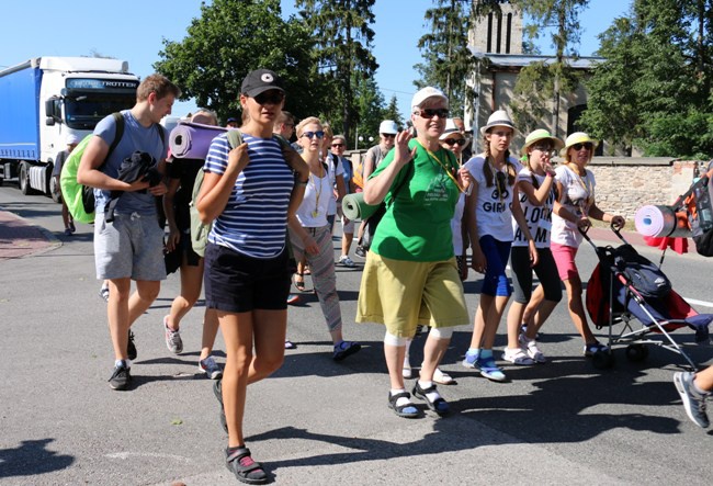 Kolumna skarżyska na szlaku pielgrzymkowym