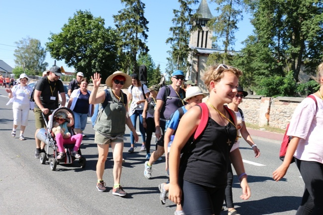 Kolumna skarżyska na szlaku pielgrzymkowym