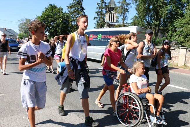 Kolumna skarżyska na szlaku pielgrzymkowym