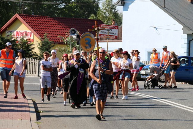 Kolumna skarżyska na szlaku pielgrzymkowym