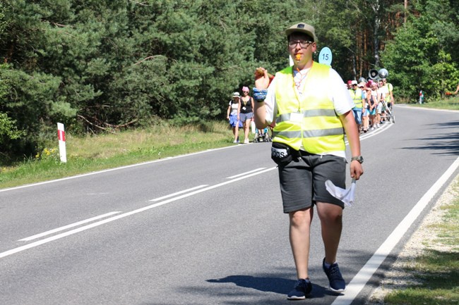 Kolumna skarżyska na szlaku pielgrzymkowym