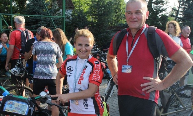 Alina Graca i Zygmunt Walczak z Inwałdu - już sobie nie wyobrażają sierpnia bez pielgrzymki rowerowej