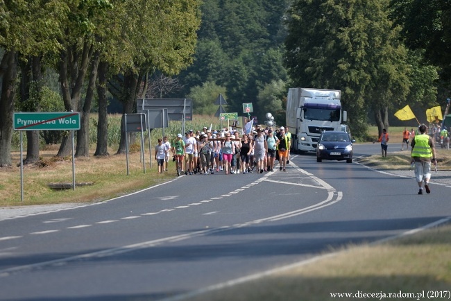 Kolumna opoczyńska w drodze na Jasną Górę