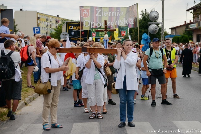 Kolumna opoczyńska w drodze na Jasną Górę