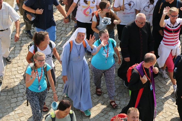 Wejście Pieszej Pielgrzymki Wrocławskiej na Jasną Górę cz.1