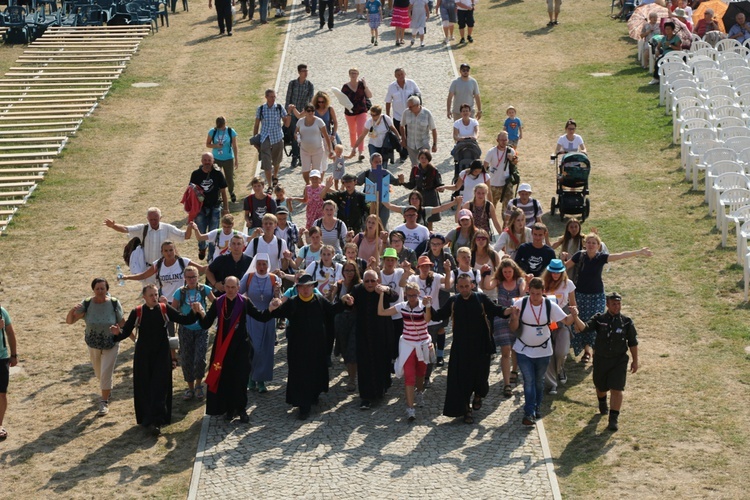 Wejście Pieszej Pielgrzymki Wrocławskiej na Jasną Górę cz.1