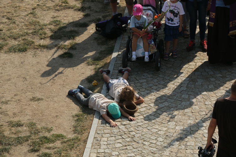 Wejście Pieszej Pielgrzymki Wrocławskiej na Jasną Górę cz.1