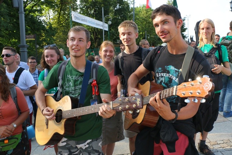 Wejście Pieszej Pielgrzymki Wrocławskiej na Jasną Górę cz.1