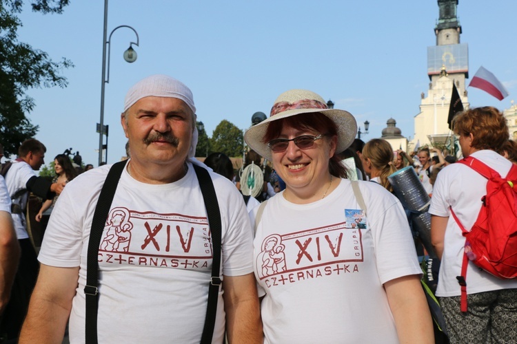 Wejście Pieszej Pielgrzymki Wrocławskiej na Jasną Górę cz.1