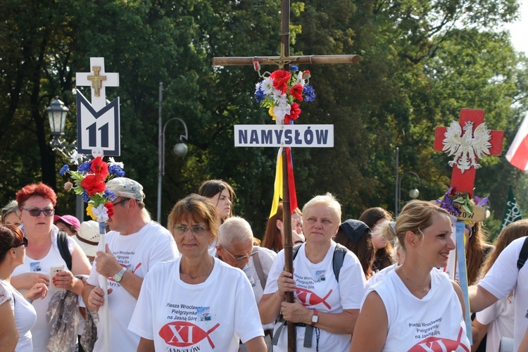 Wejście Pieszej Pielgrzymki Wrocławskiej na Jasną Górę cz.1