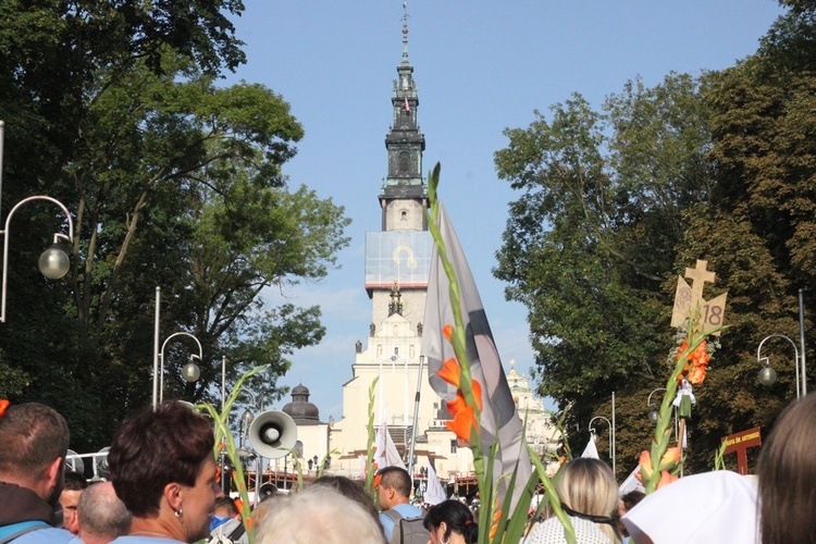 Wejście Pieszej Pielgrzymki Wrocławskiej na Jasną Górę cz. 3