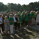 Prezentacja grup i Msza św. pod przewodnictwem bp. Ignacego Deca.